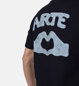 Arte Logo-print Heart Hands T-shirt, Black, L, Model View