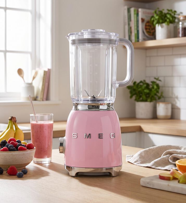 Smeg 50s Style Table Blender, Pink, Model View