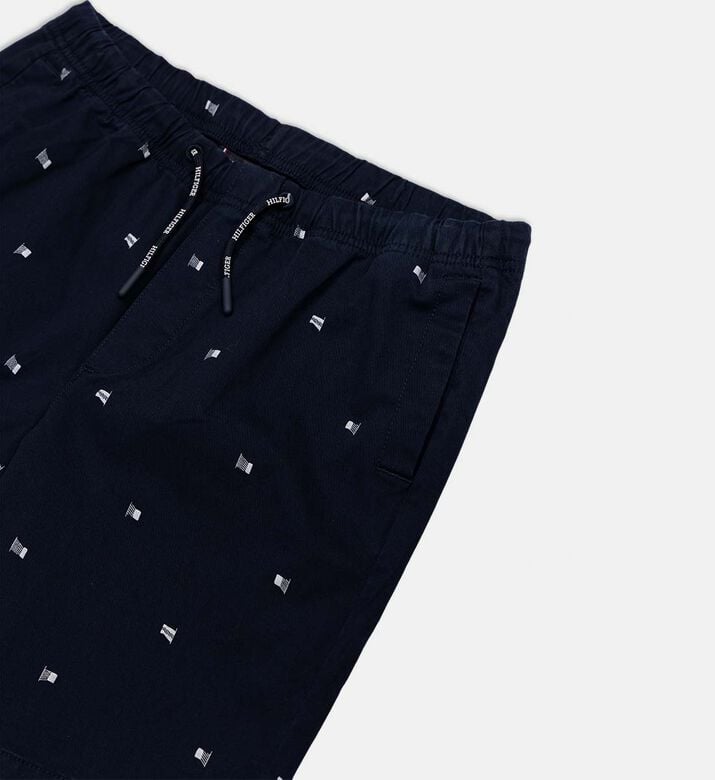 شورت مطرز بشعار على كامله شورت مطرز بشعار على كامله