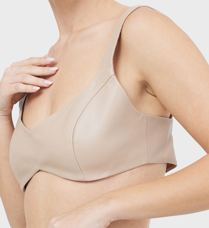 صدرية مقصوصة من الجلد النباتي