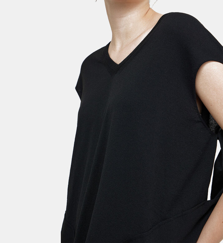 فستان قصير واسع بياقة V