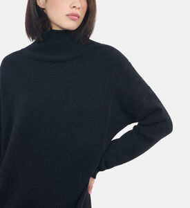 فستان قصير بياقة عالية