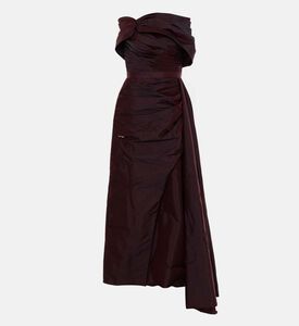 فستان طويل بدون أكمام بطيات