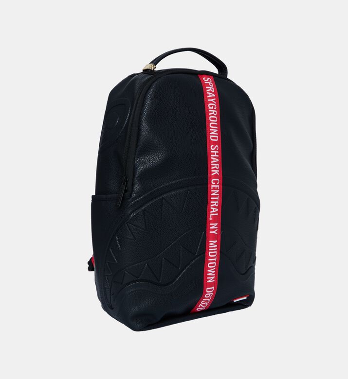 حقيبة ظهر شارك سنترال بتصميم فم قرش وخط واضح