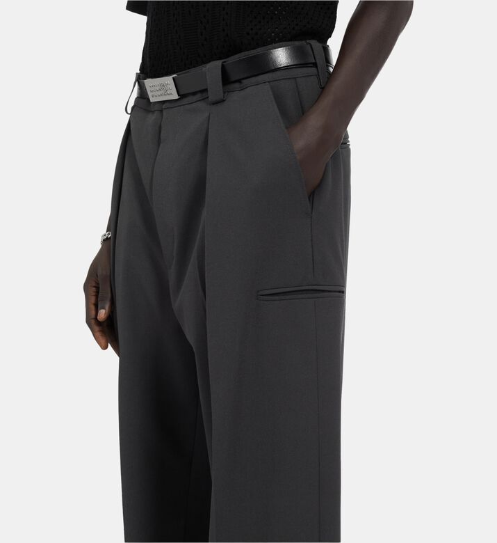 Wide-legged Pleated Pants