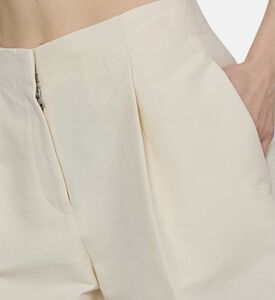 بنطال واسع عالي الخصر