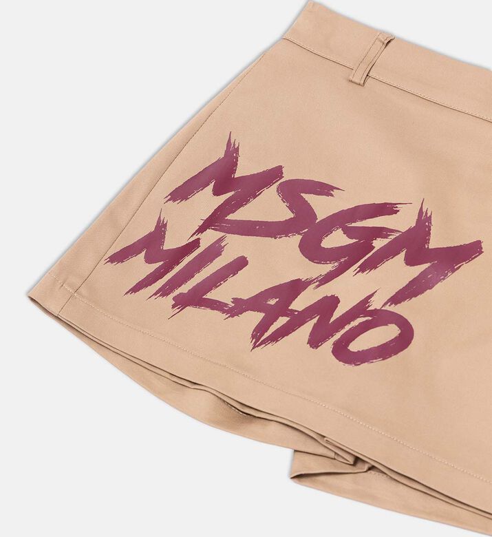 سكورت بقصّة عادية وطبعة شعار