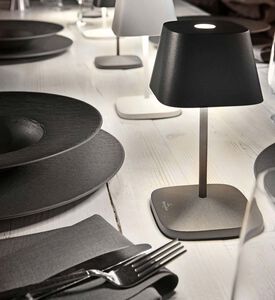 Neapel الألومنيوم بقيادة مصباح الطاولة