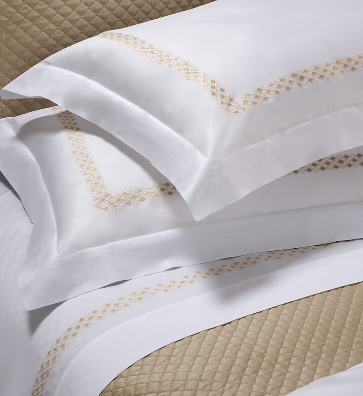 Liri Embroidered Set Liri Embroidered Set