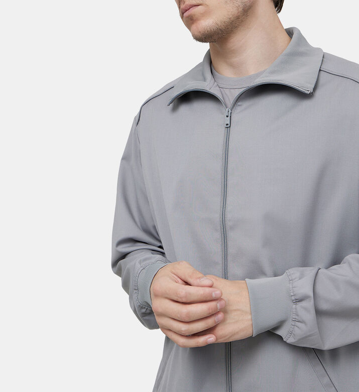 قميص رياضي منسوج أنيق