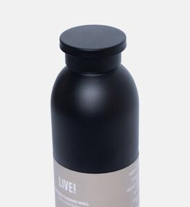 قنينة ثيرموس بجدار