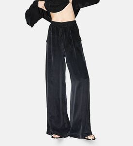 Niluu Pant Wildesse, Model View