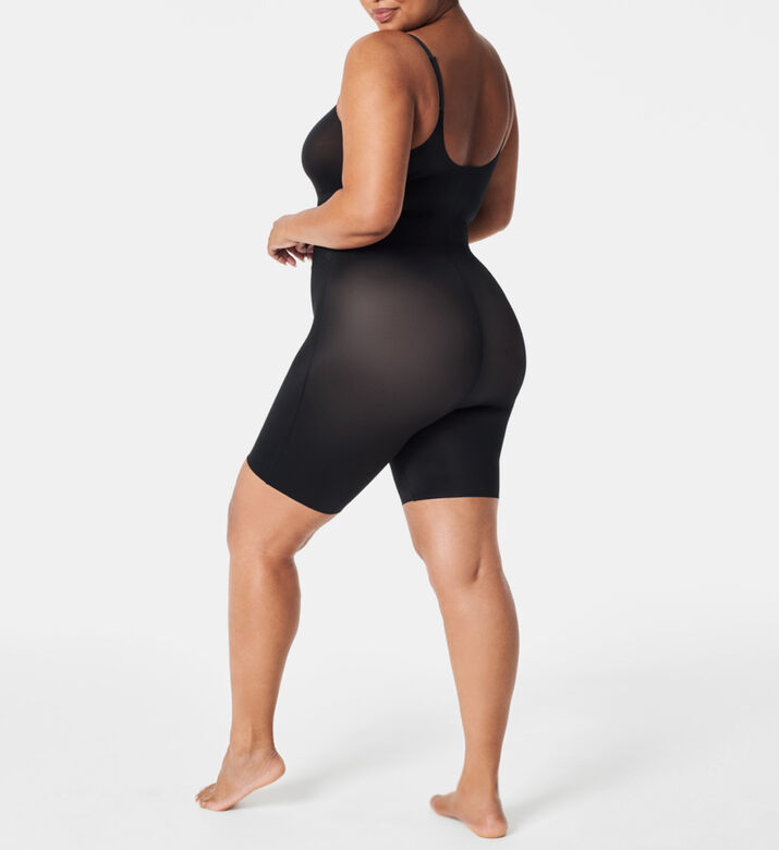 لباس داخليي غير مرئية محدد للجسم بطول لمنتصف الفخذ