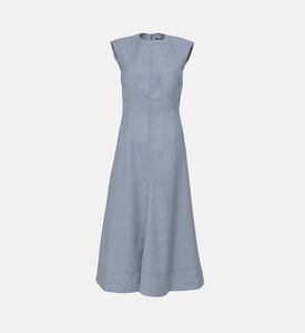 فستان واسع بياقة دائرية وبدون أكمام