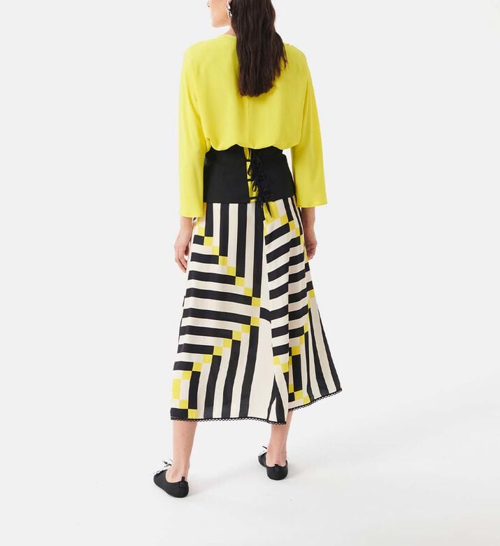 تنورة واسعة بطبعة هندسية تنورة واسعة بطبعة هندسية