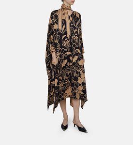 فستان طويل بحافة غير متماثلة