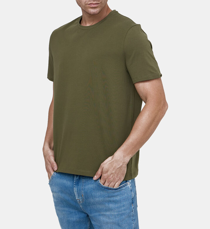 تيشيرت بأكمام قصيرة