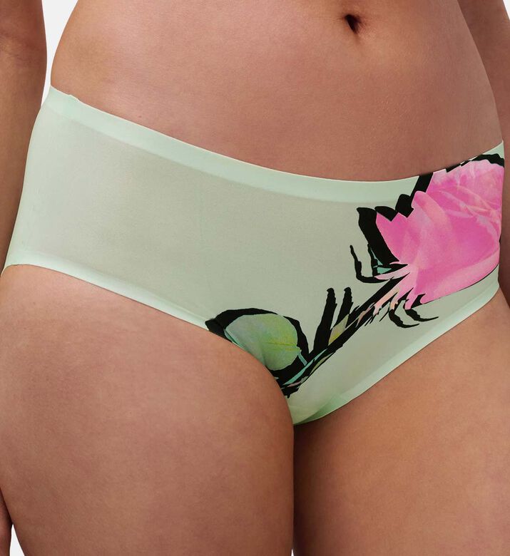 Chantelle Shorty, Model View