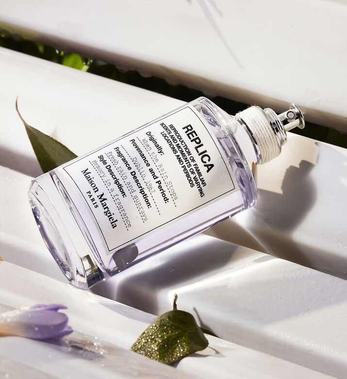 ماء تواليت ريبليكا وين ذا رينز ستوبس