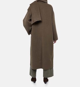 Soeur Coat Finn, Model View