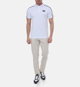 بنطال بخصر مطاطي وأرجل تضيق نحو الأسفل