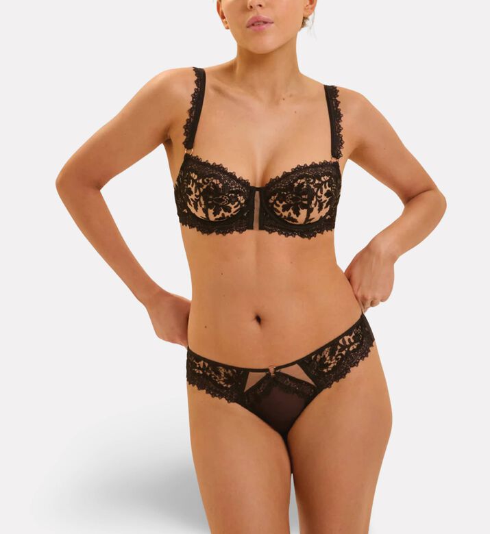 Simone Perele Brief In Embroidery, Model View