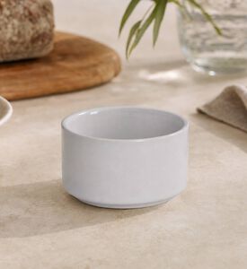 Blomus Mio Small Stoneware Serving Bowl, Model View