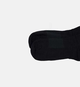 جوارب بتطريز شعار