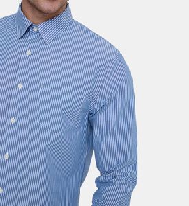 قميص مخطط بأكمام طويلة