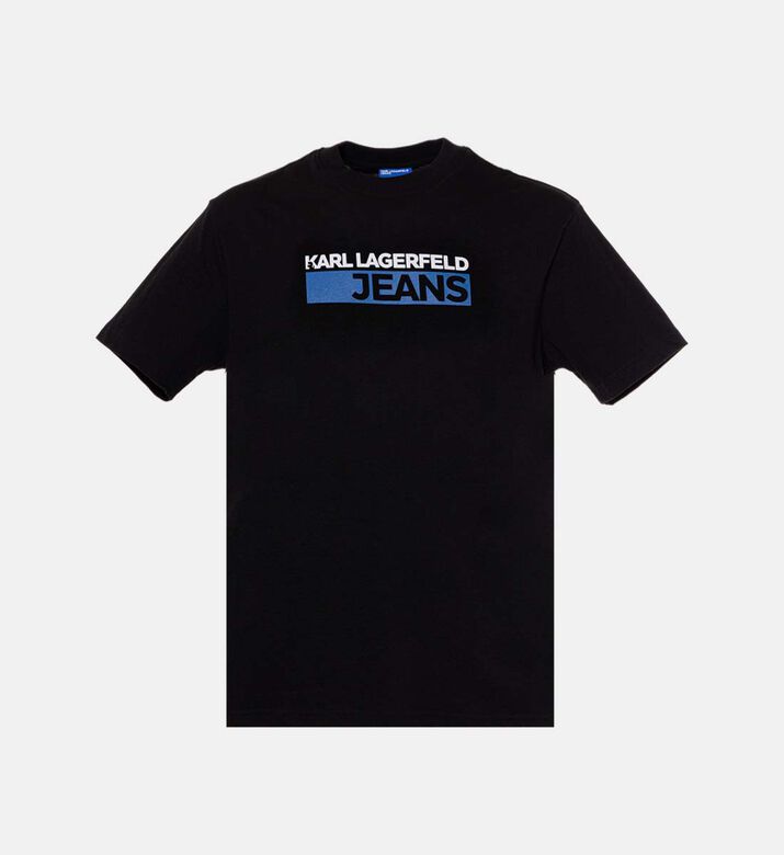 تيشيرت بشعار بقصة ضيقة