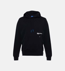 سترة بطبعة شعار على الظهر