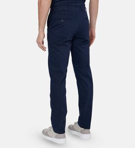 بنطال تشينو ساندرسون بقصة كلاسيكية