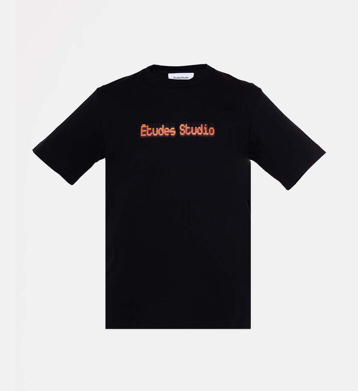 تيشيرت قطن بشعار مطرّز وياقة دائرية