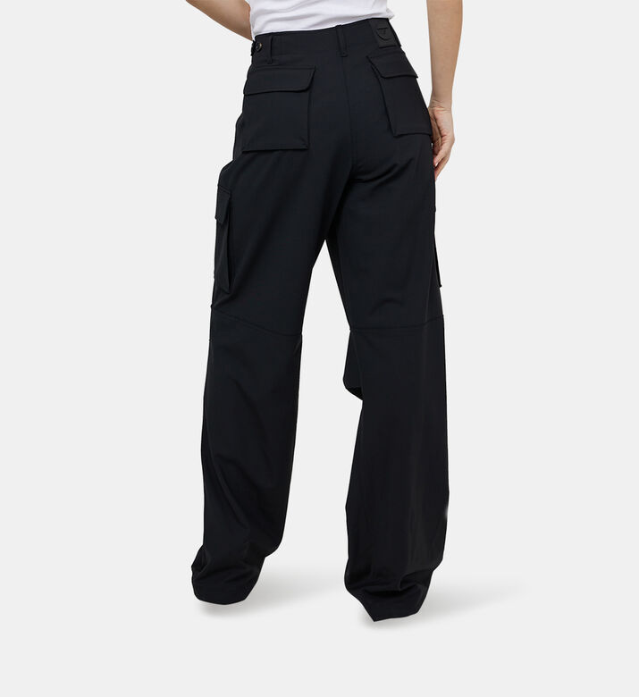 بنطال كارغو واسع الساقين بقصة ملائمة للجسم