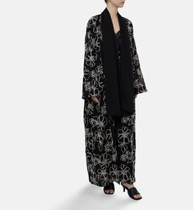 BANOU Abaya Flower, Model View