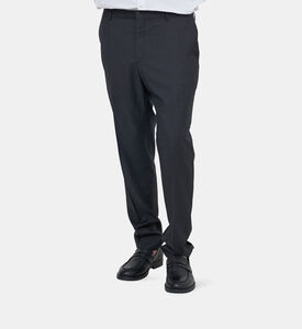 بنطال بصوف بكر وقصة تضيق نحو الأسفل