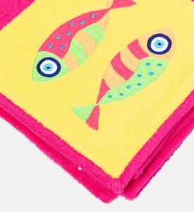 منشفة شاطئ بقاعدة سمك