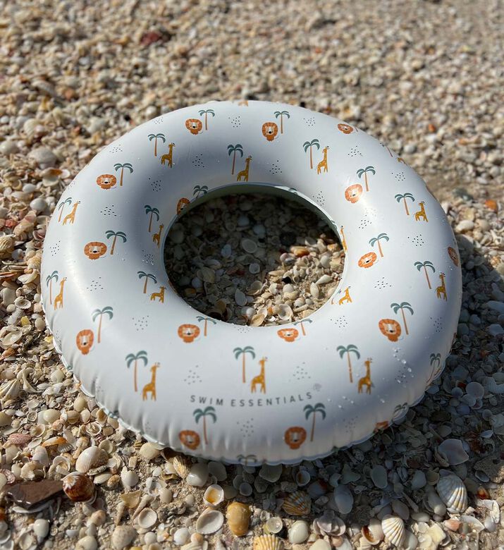 حلقة سباحة بطبعة غابة