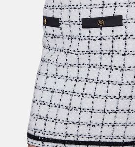 تنورة قصيرة بنقشة مربعات