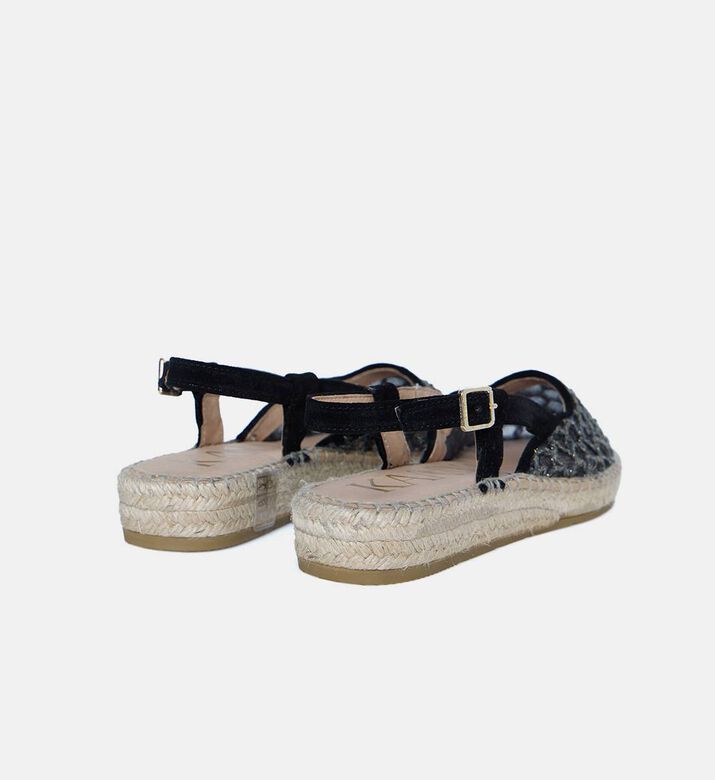 حذاء أسود ببسير خلفي مفتوح