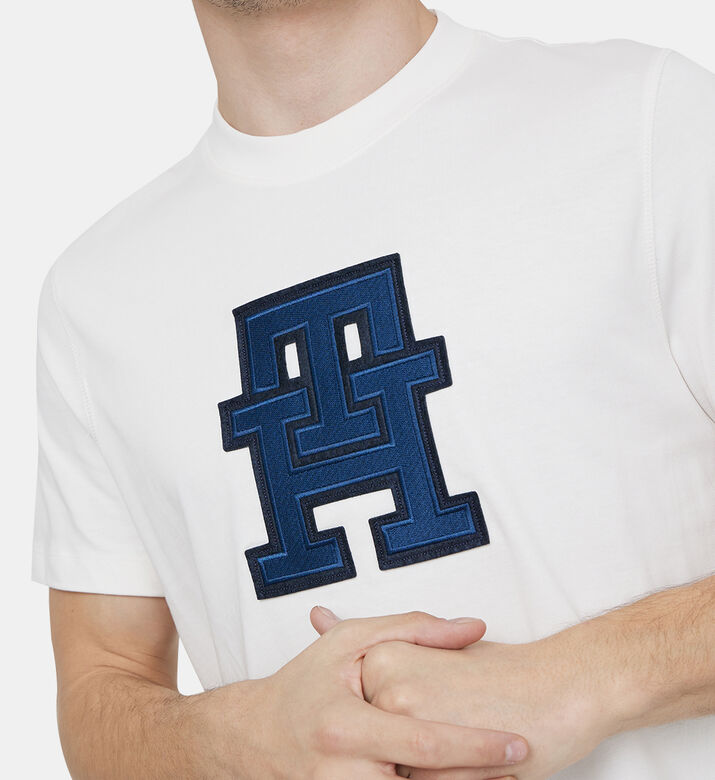 تيشيرت قطن مزين بنقشة أحرف العلامة