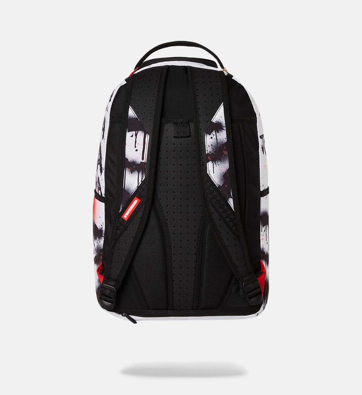 حقيبة ظهر بطابع جريء وجدي