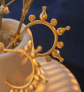 Ottoman Hands Earng Jale Gold Hoop, Packshot View Ottoman Hands Earng Jale Gold Hoop, Packshot View