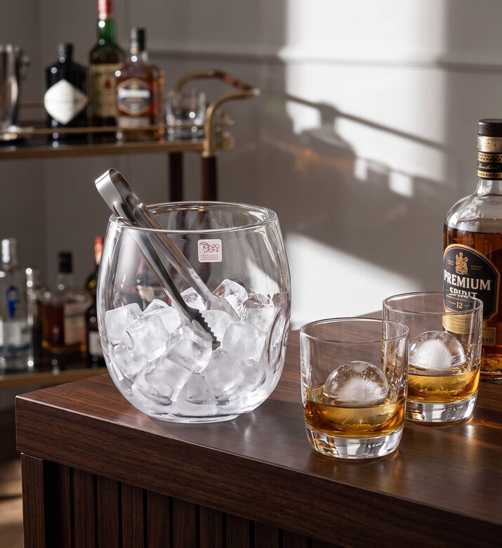 Mario Cionni Contour Crystal Ice Bucket, Model View