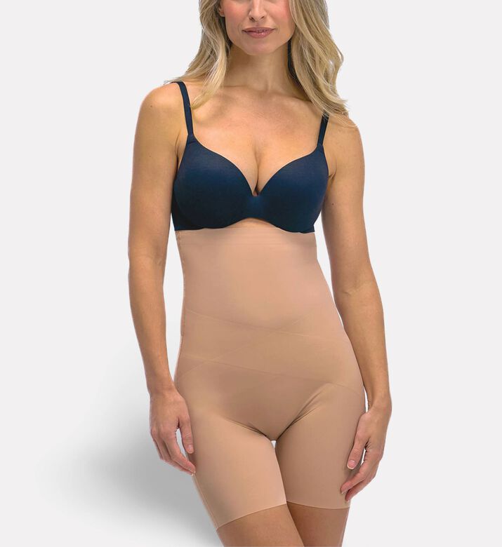 Magic Bodyfashion Bermuda, Model View
