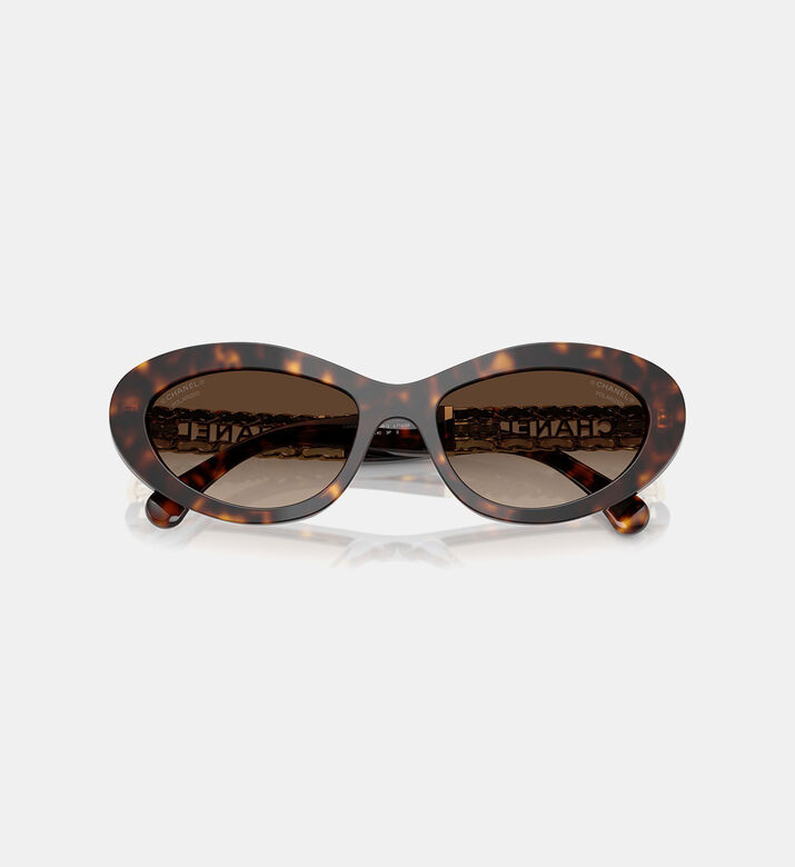 نظارة شمسية بنمط كات آي 54