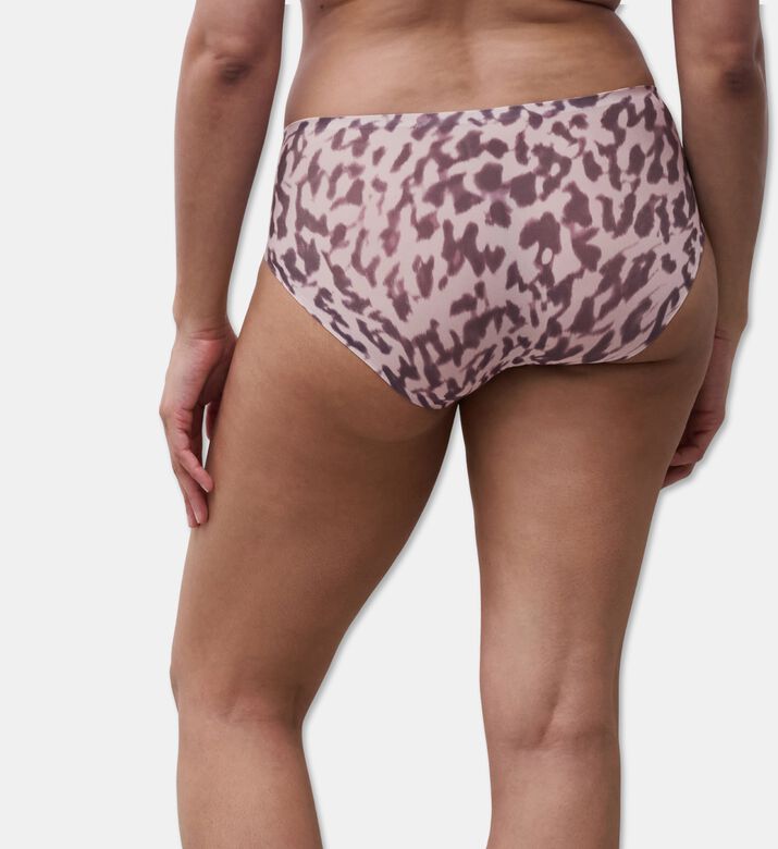 Chantelle Seamless Mid-rise Shorty, Model View