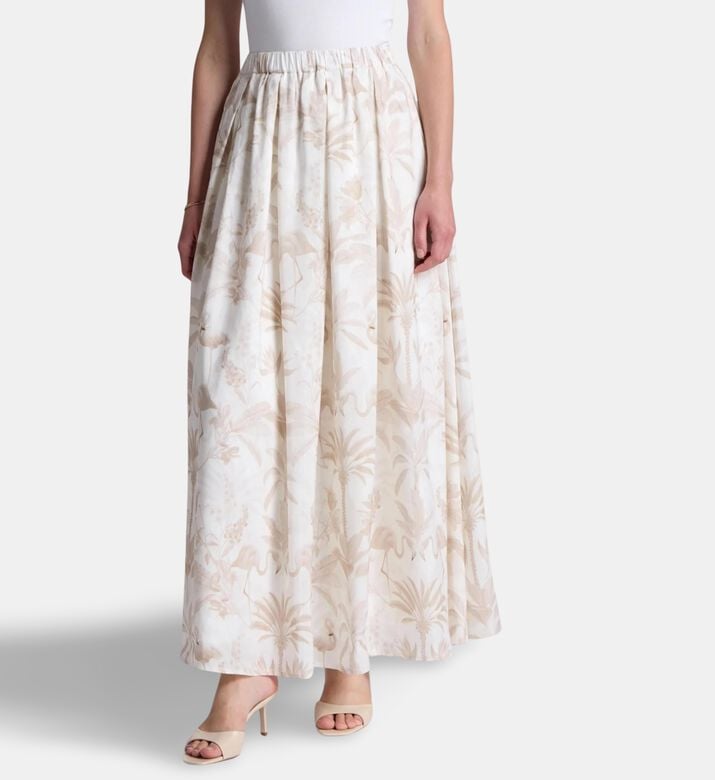 Carter and White Skirt Amaya, Model View