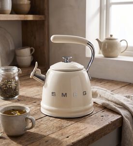 Smeg Whistling Cream Kettle, Model View