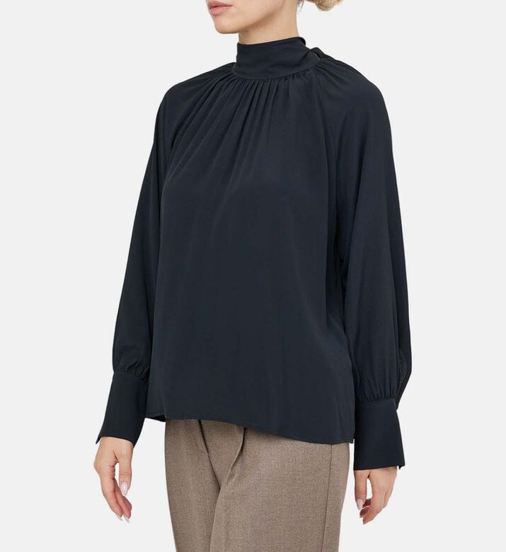 قميص فضفاض بياقة عالية